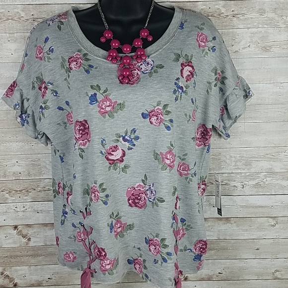 SilverWear Liberty Tops - NWT, Silverwear, women's Gray and Pink Floral top, Round-neck, Sz PS